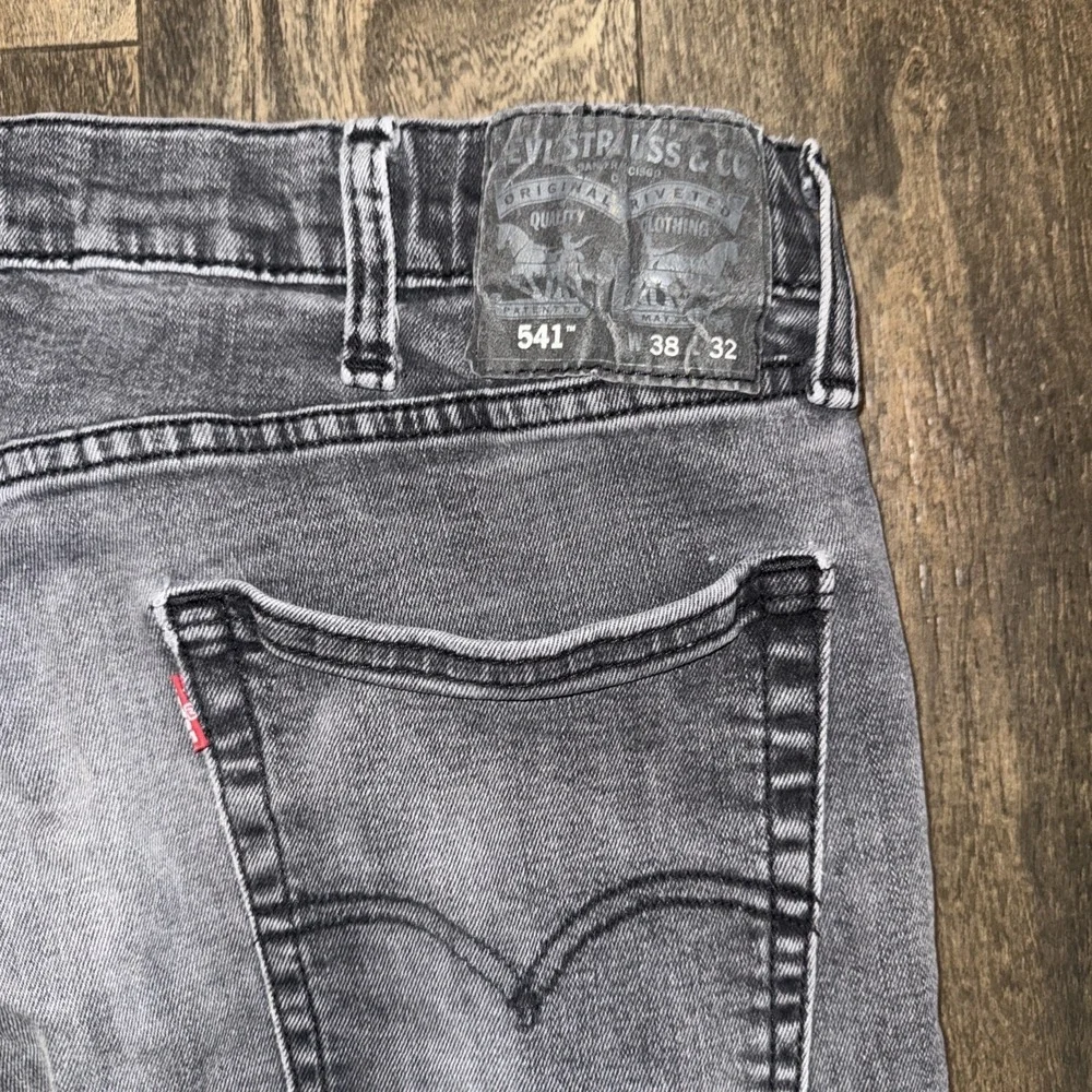 Levi's 541 Slim Fit Straight Leg Dark‎ Wash Grey Denim Jeans Men's Size 38x32